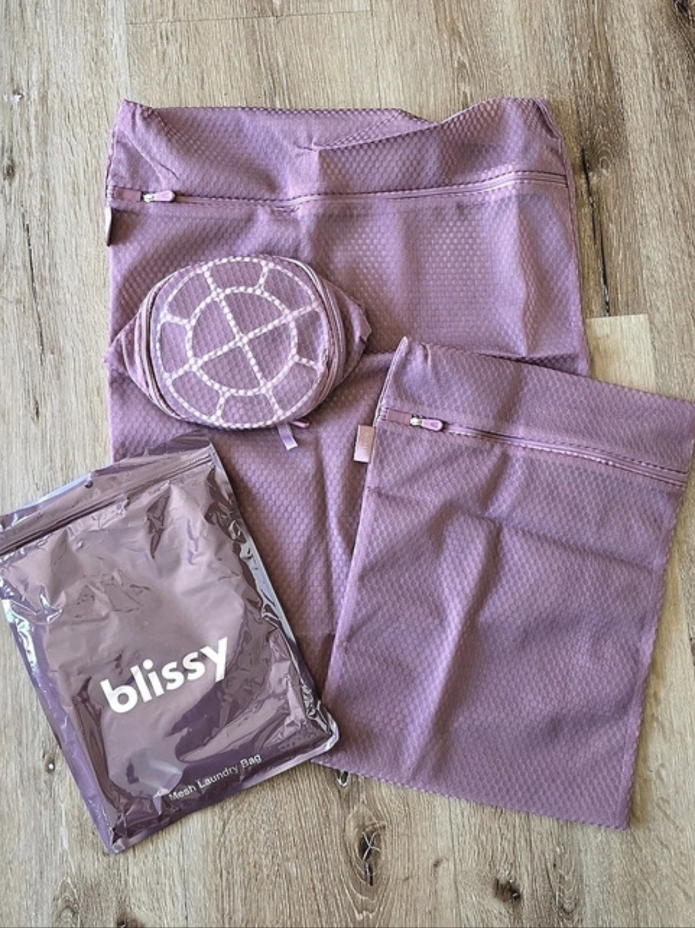 NWT Blissy Mesh Wash/Laundry Bags (3-pack set) in Plum